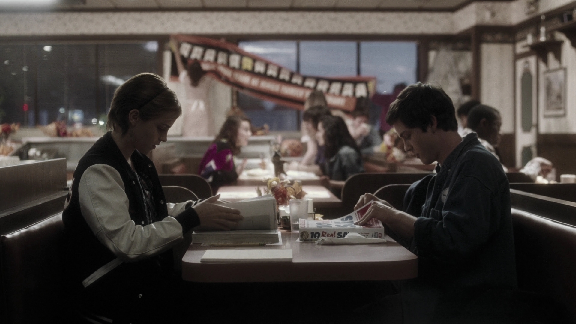 EmmaWatonFan-dot-nl_ThePerksOfBeingAWallflower2210.jpg EmmaWatonFan-dot-nl_ThePerksOfBeingAWallflower2210.jpg