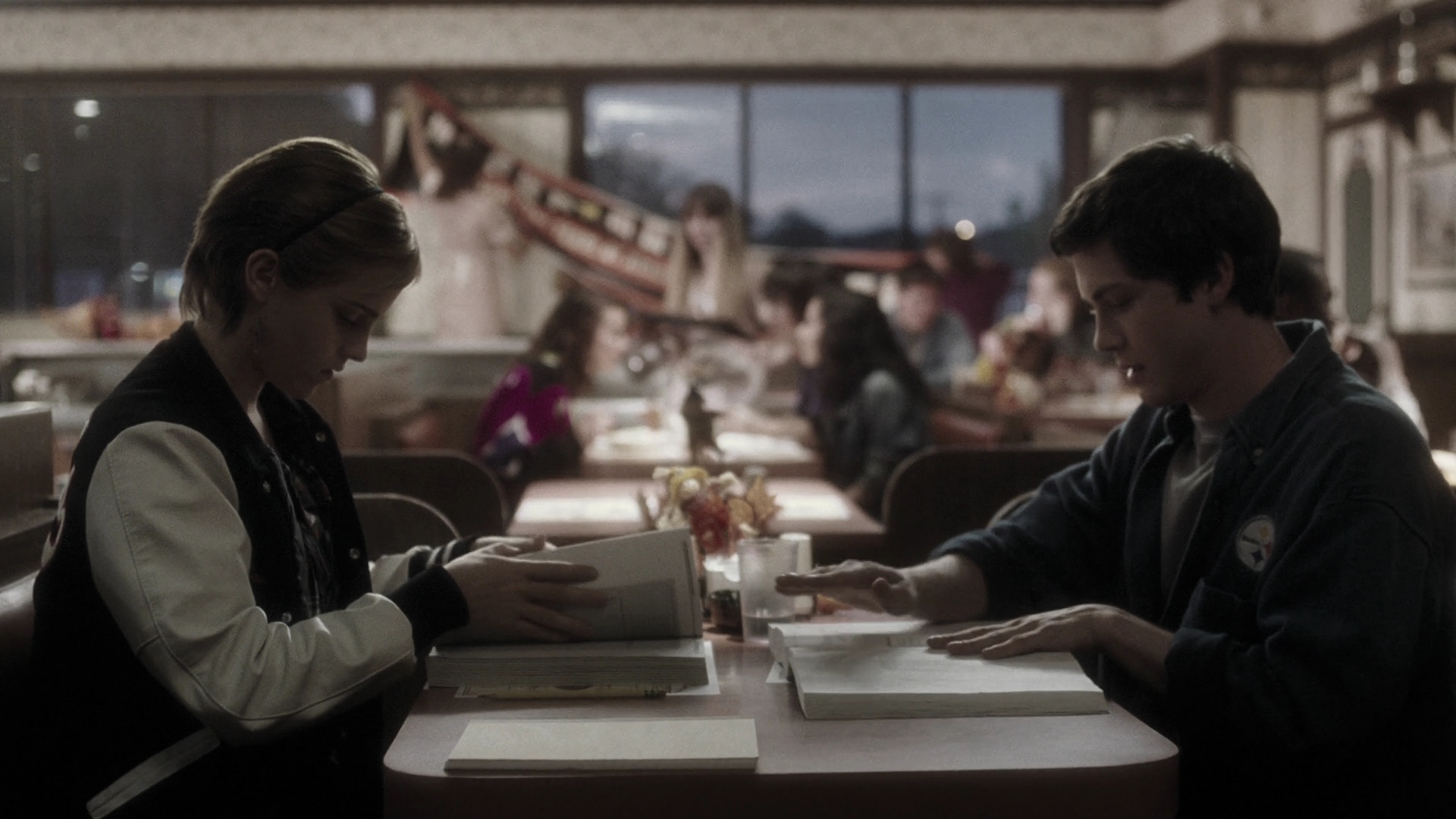 EmmaWatonFan-dot-nl_ThePerksOfBeingAWallflower2212.jpg EmmaWatonFan-dot-nl_ThePerksOfBeingAWallflower2212.jpg