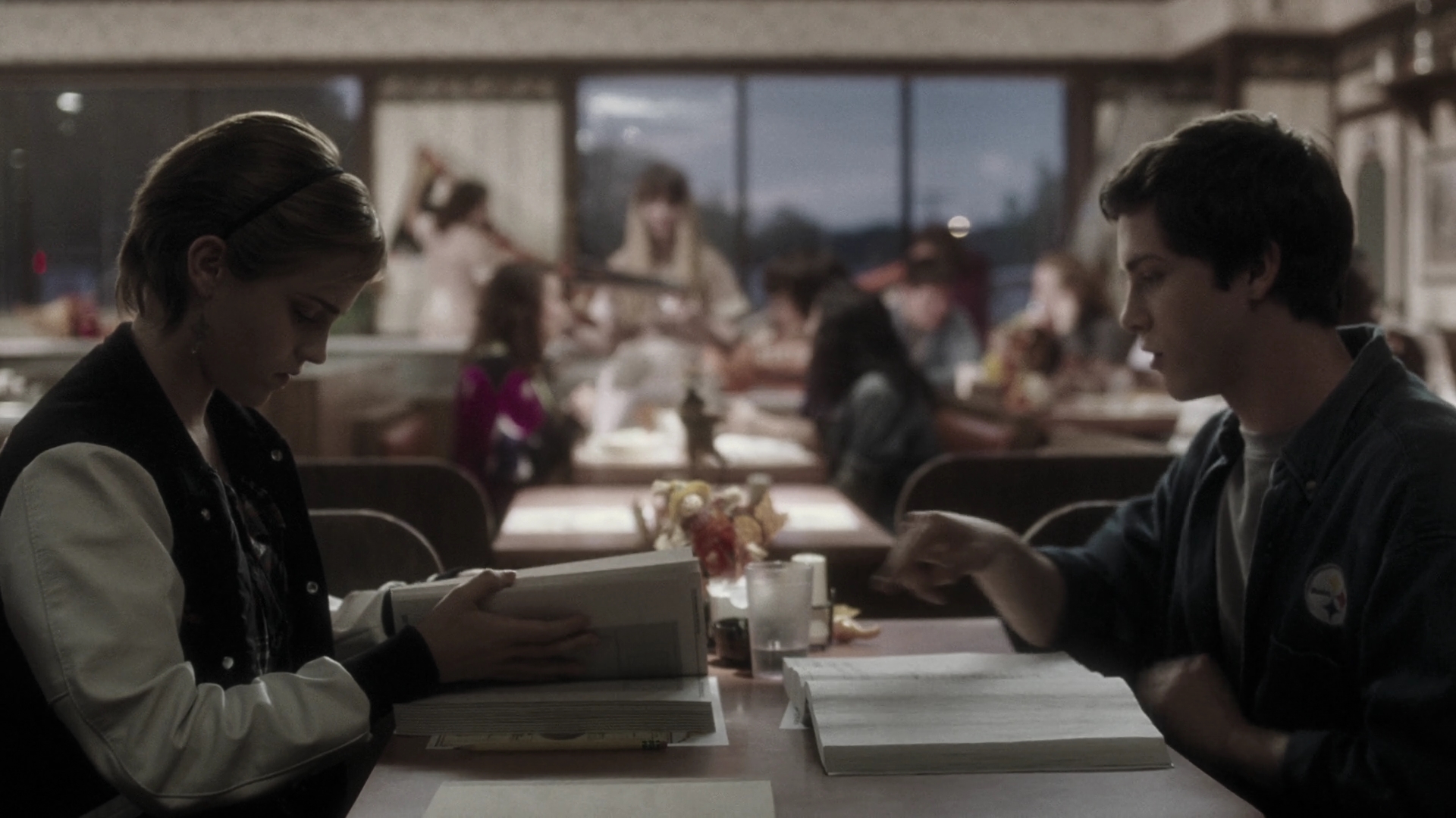 EmmaWatonFan-dot-nl_ThePerksOfBeingAWallflower2213.jpg EmmaWatonFan-dot-nl_ThePerksOfBeingAWallflower2213.jpg
