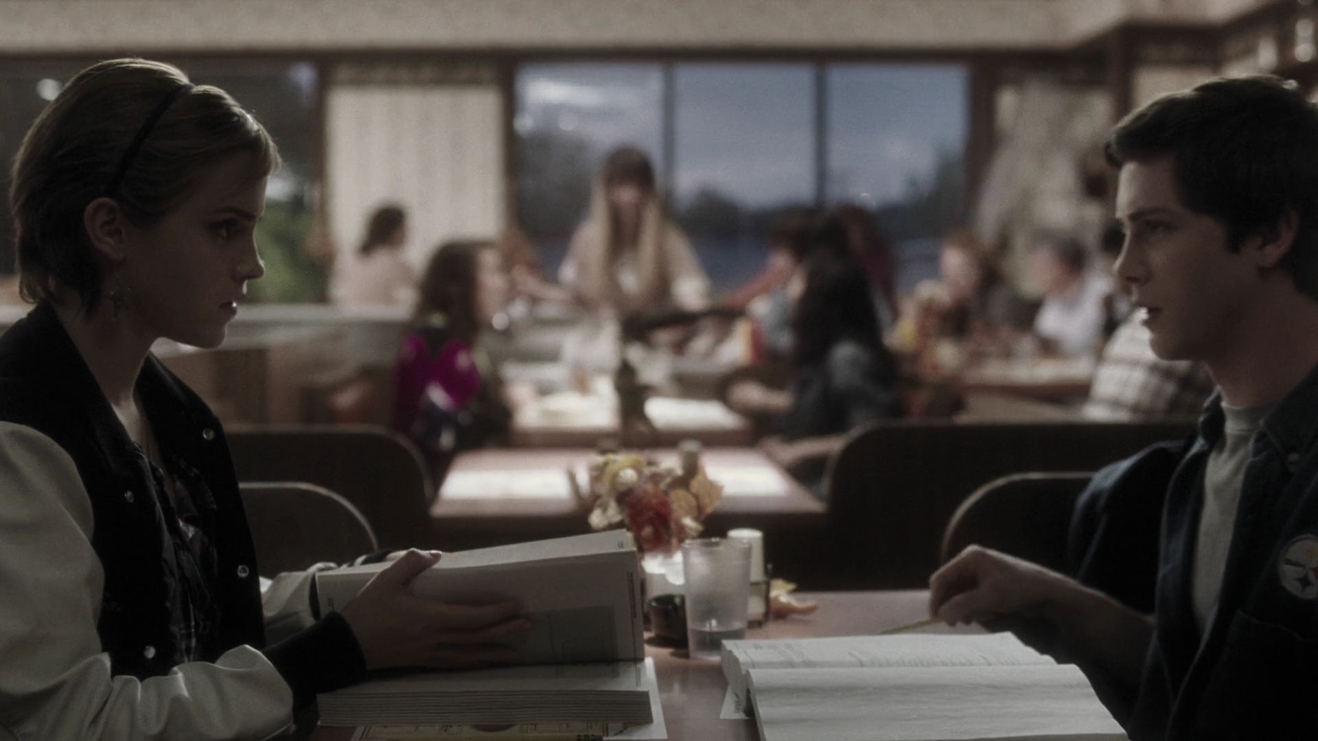 EmmaWatonFan-dot-nl_ThePerksOfBeingAWallflower2214.jpg EmmaWatonFan-dot-nl_ThePerksOfBeingAWallflower2214.jpg