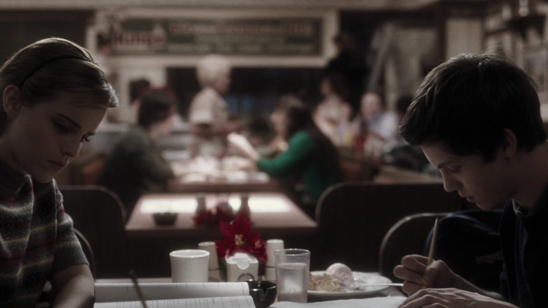 EmmaWatonFan-dot-nl_ThePerksOfBeingAWallflower2221.jpg EmmaWatonFan-dot-nl_ThePerksOfBeingAWallflower2221.jpg