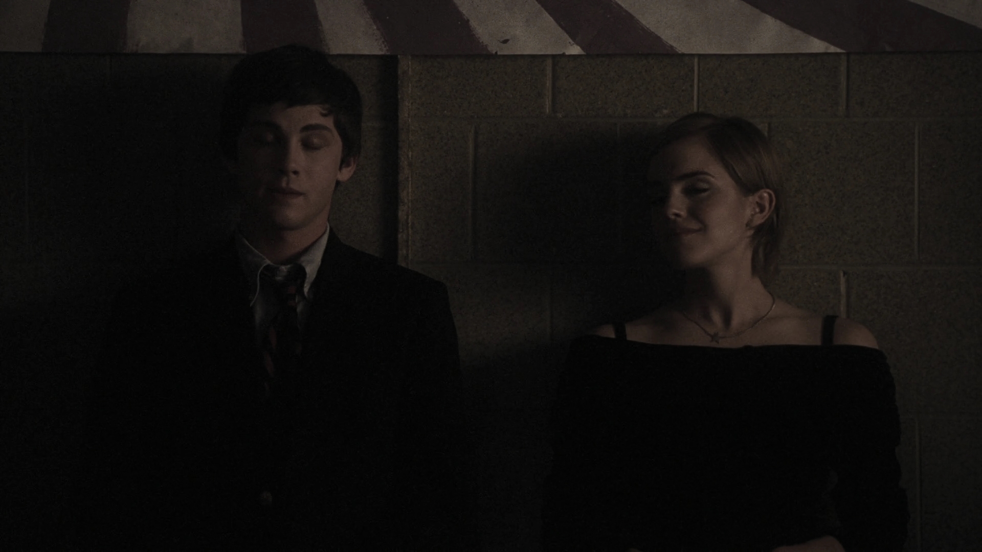 EmmaWatonFan-dot-nl_ThePerksOfBeingAWallflower3451.jpg