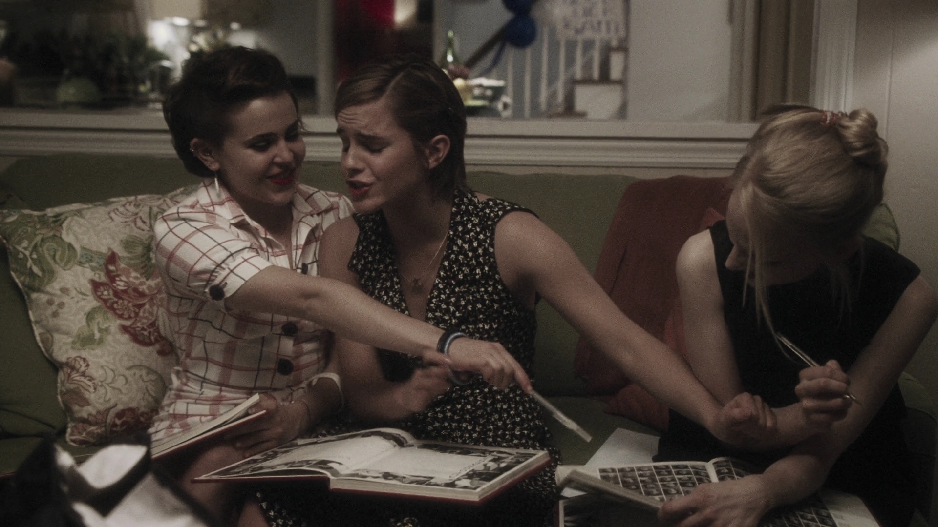 EmmaWatonFan-dot-nl_ThePerksOfBeingAWallflower4835.jpg EmmaWatonFan-dot-nl_ThePerksOfBeingAWallflower4835.jpg