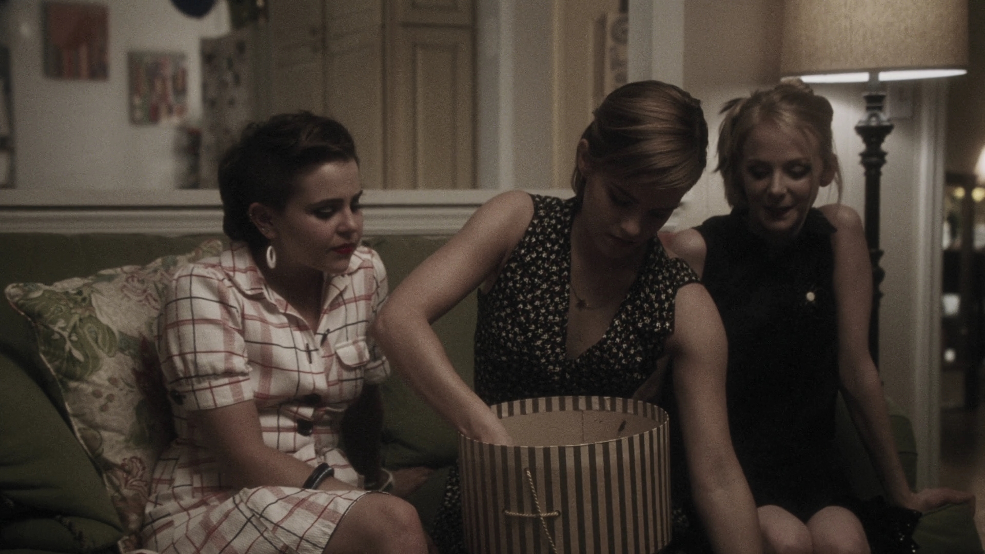 EmmaWatonFan-dot-nl_ThePerksOfBeingAWallflower4844.jpg EmmaWatonFan-dot-nl_ThePerksOfBeingAWallflower4844.jpg