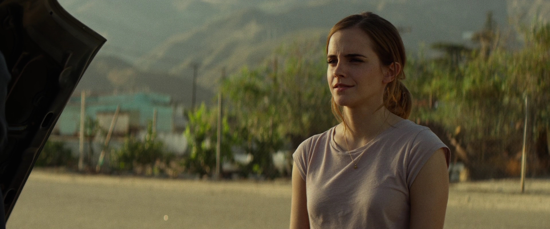 EmmaWatsonFan-dot-nl_TheCircle0188.jpg