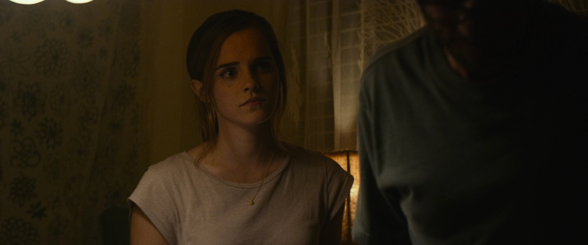 EmmaWatsonFan-dot-nl_TheCircle0273.jpg