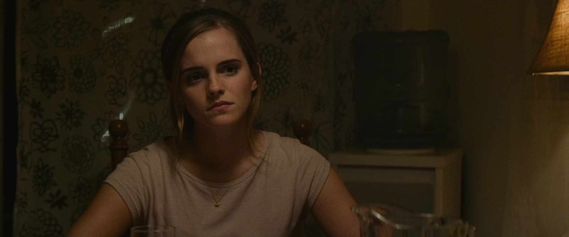 EmmaWatsonFan-dot-nl_TheCircle0285.jpg