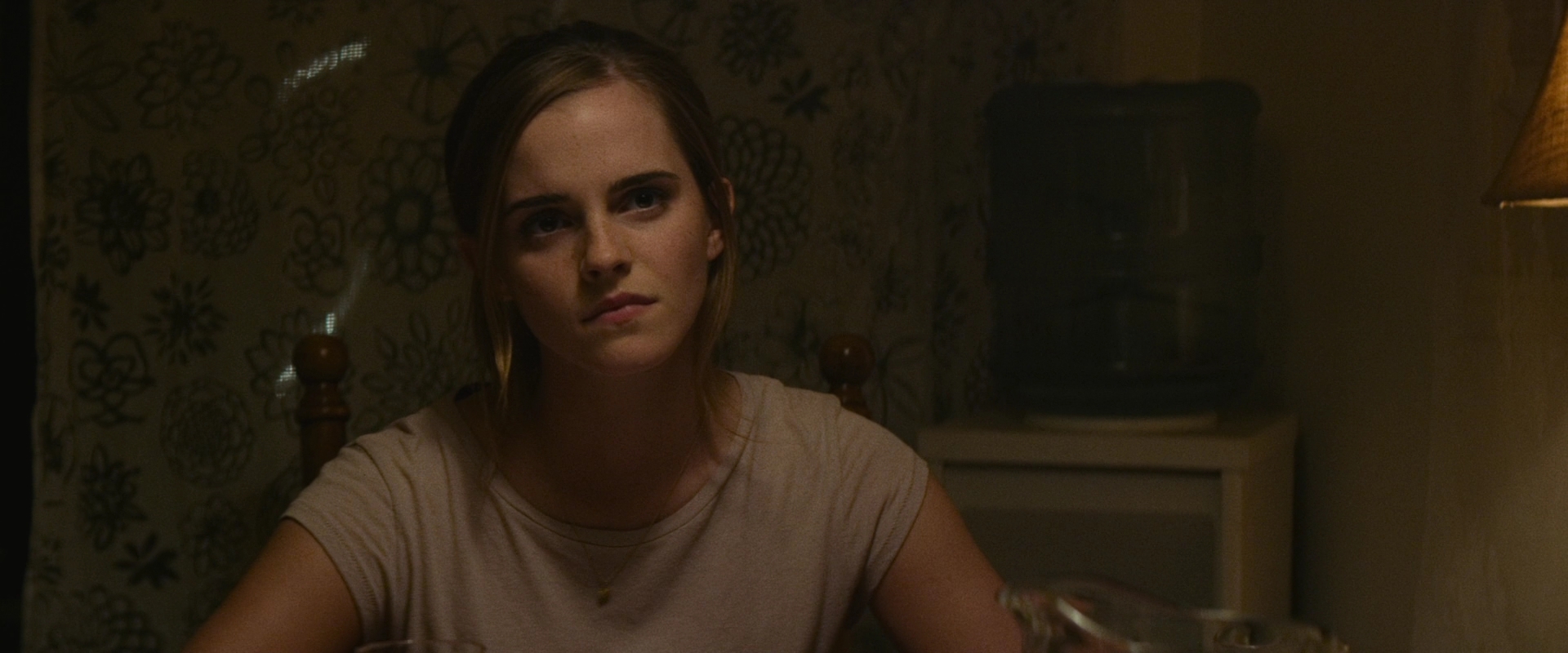 EmmaWatsonFan-dot-nl_TheCircle0287.jpg