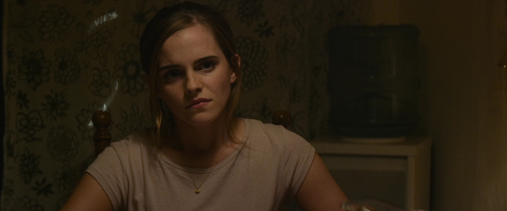 EmmaWatsonFan-dot-nl_TheCircle0290.jpg