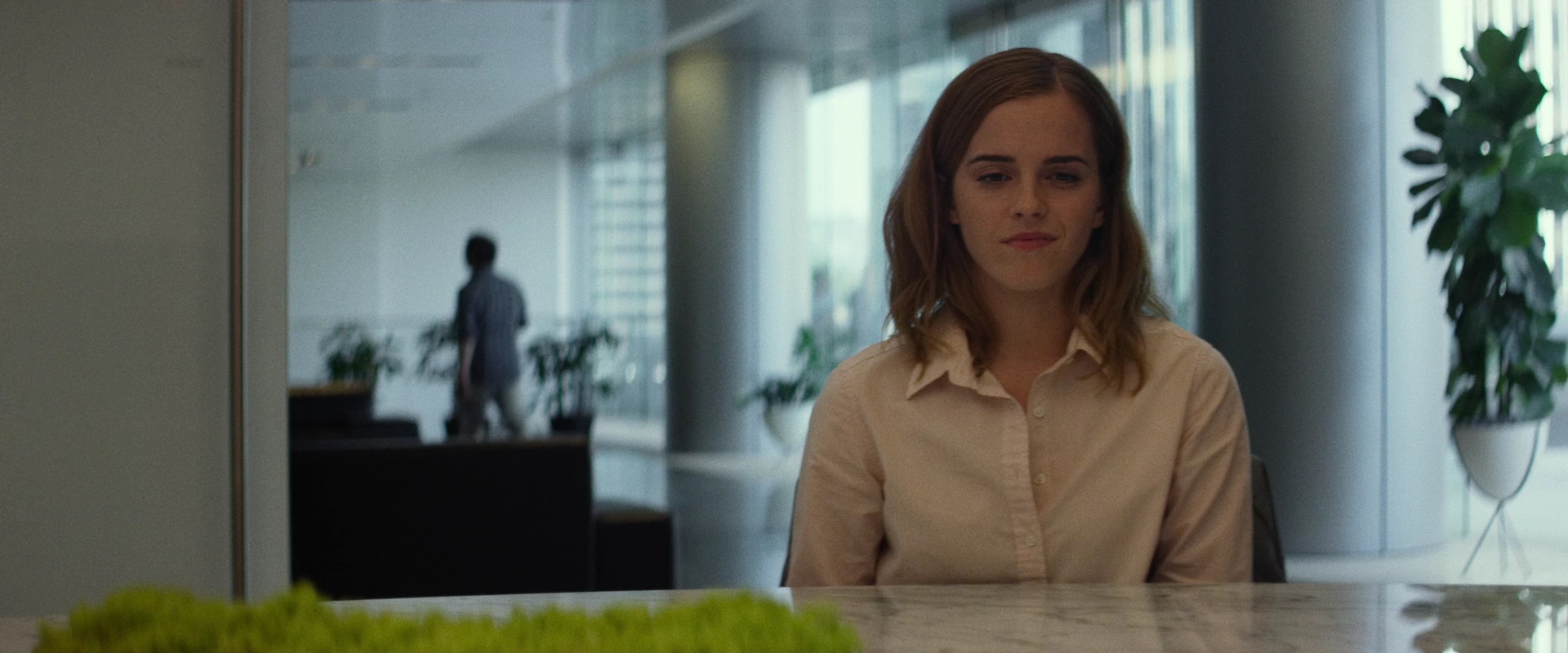 EmmaWatsonFan-dot-nl_TheCircle0401.jpg