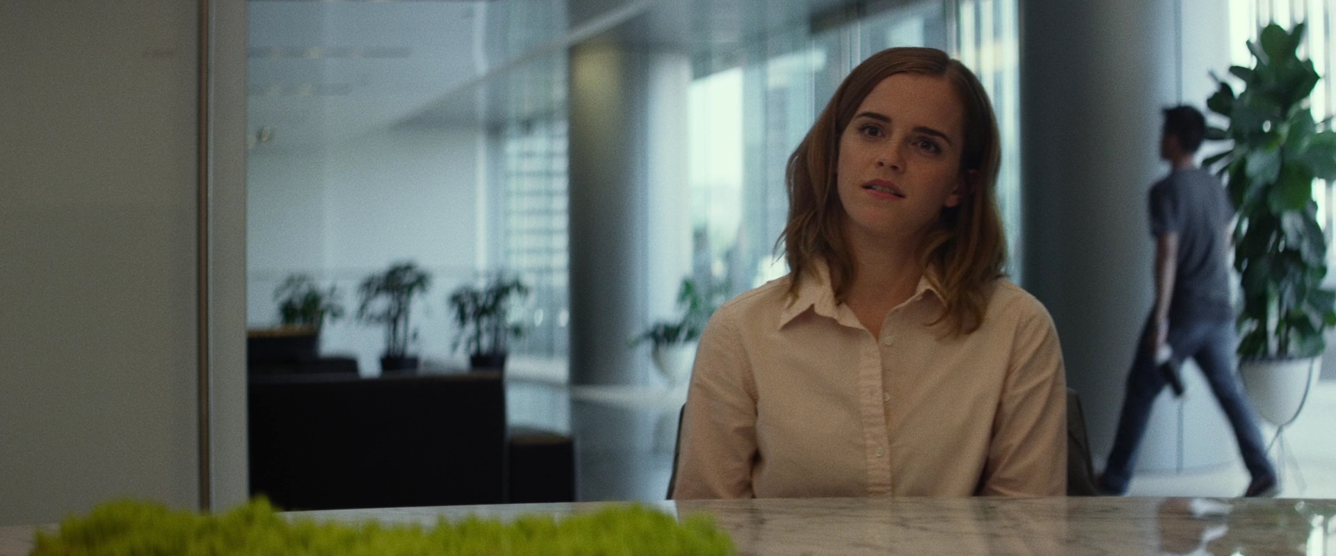 EmmaWatsonFan-dot-nl_TheCircle0403.jpg