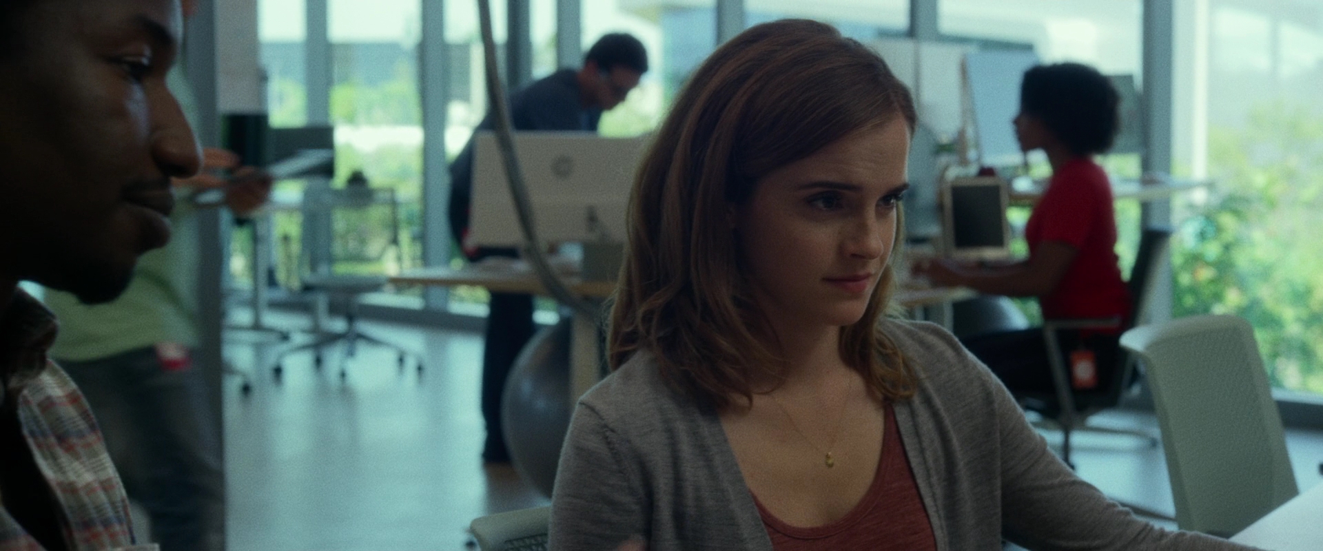 EmmaWatsonFan-dot-nl_TheCircle0591.jpg