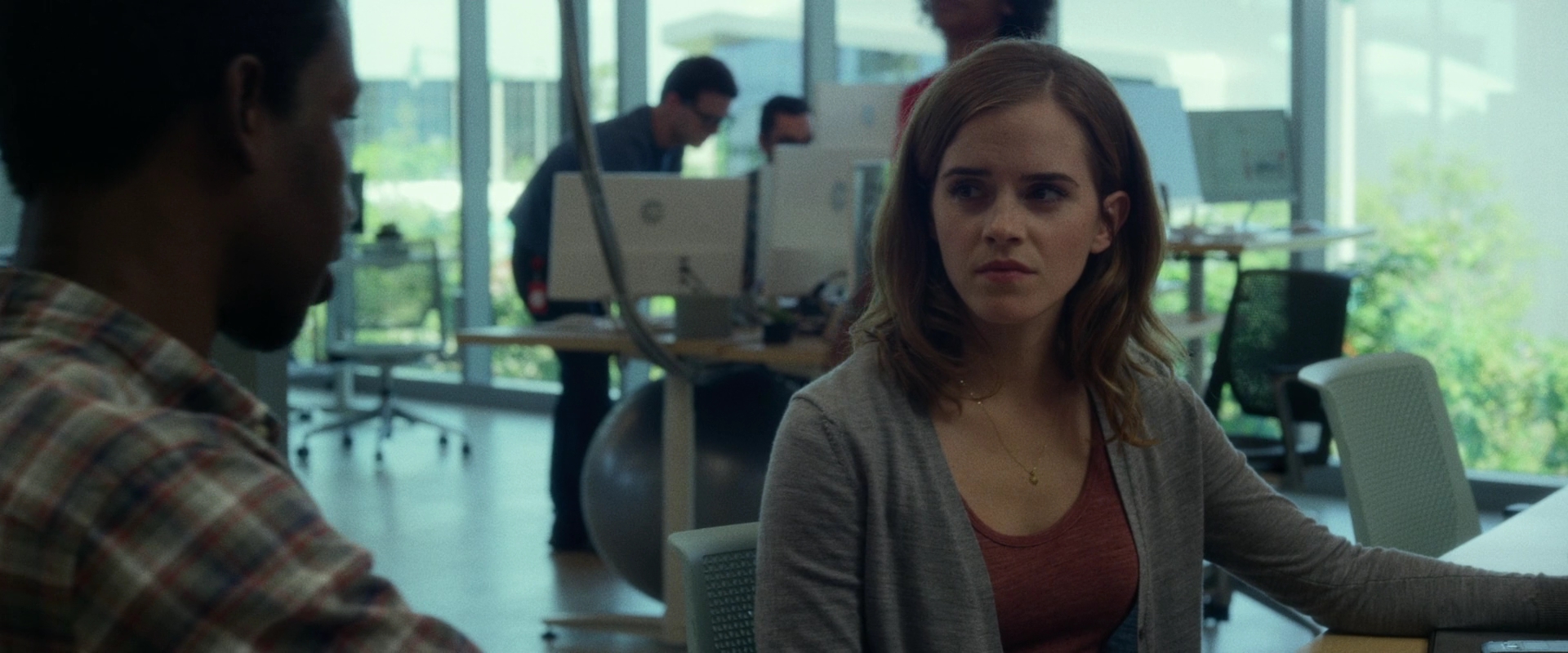 EmmaWatsonFan-dot-nl_TheCircle0596.jpg