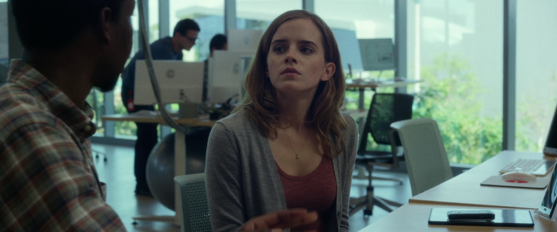 EmmaWatsonFan-dot-nl_TheCircle0600.jpg