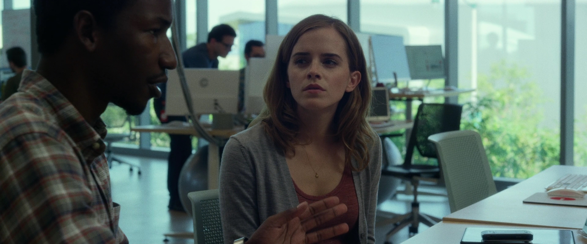 EmmaWatsonFan-dot-nl_TheCircle0601.jpg