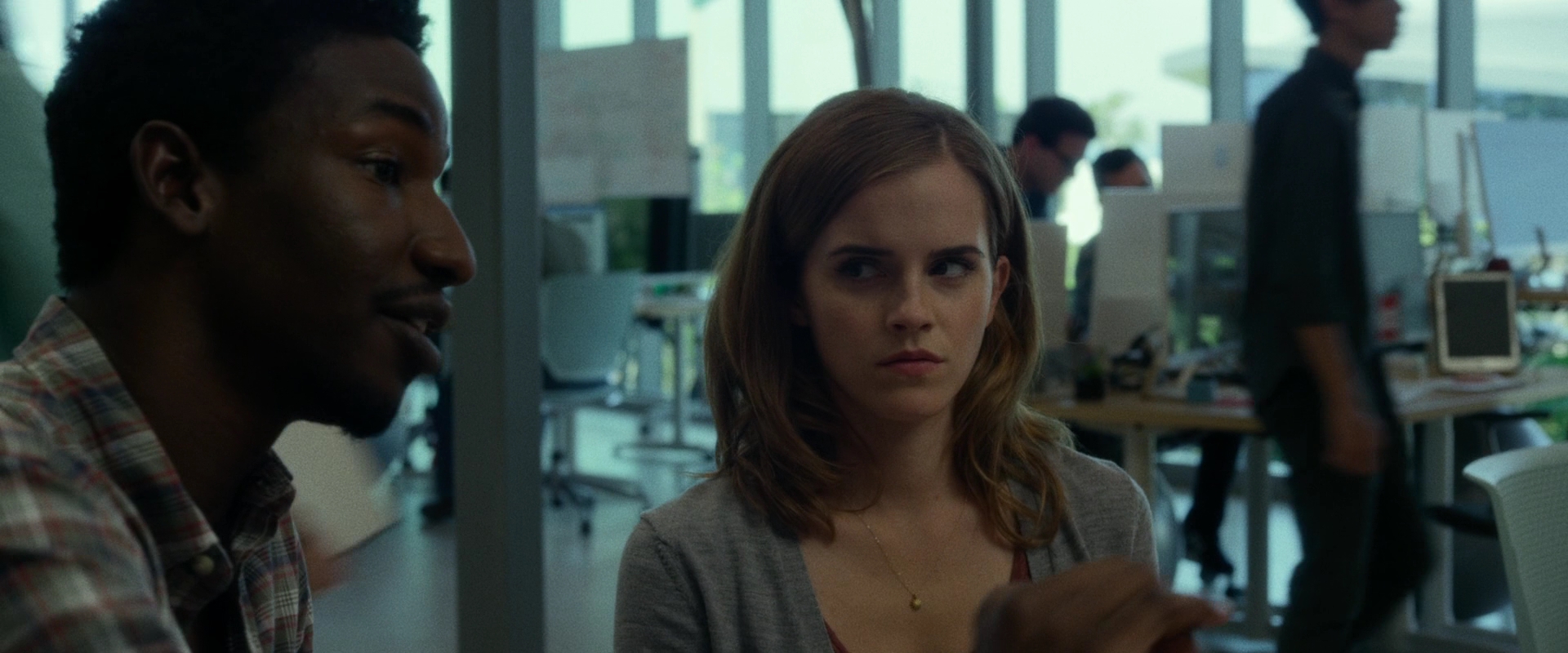 EmmaWatsonFan-dot-nl_TheCircle0606.jpg