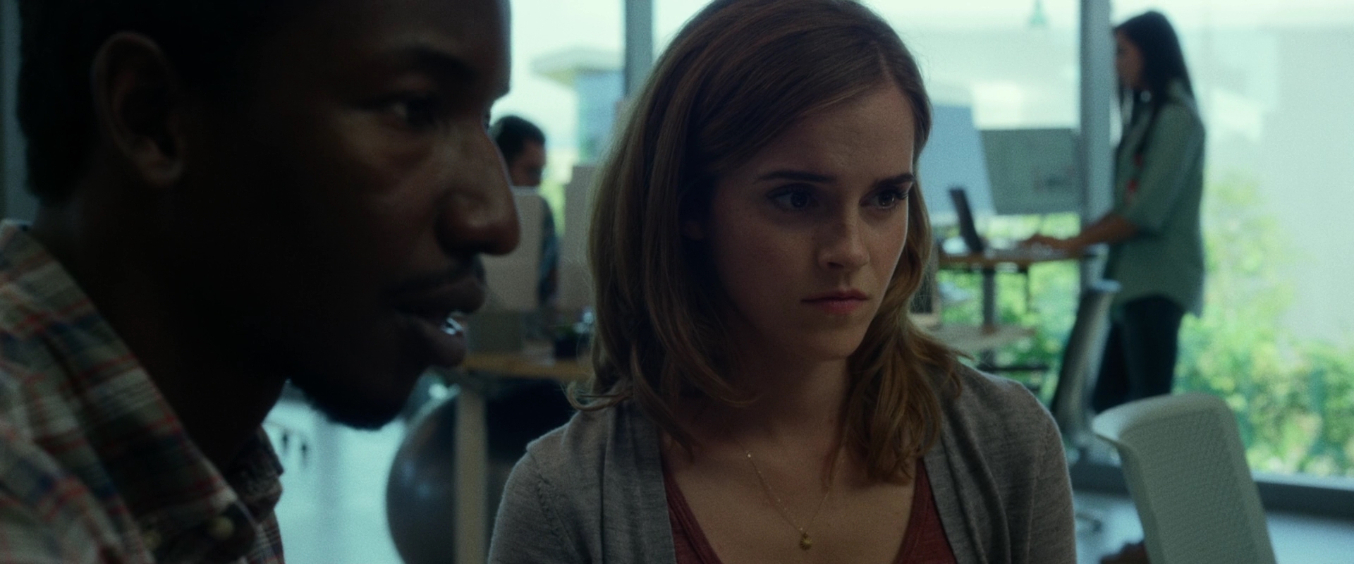 EmmaWatsonFan-dot-nl_TheCircle0614.jpg