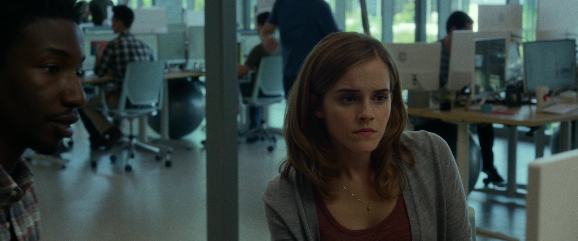 EmmaWatsonFan-dot-nl_TheCircle0624.jpg