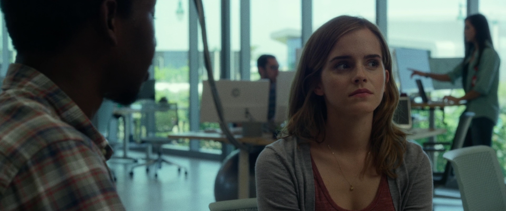 EmmaWatsonFan-dot-nl_TheCircle0635.jpg