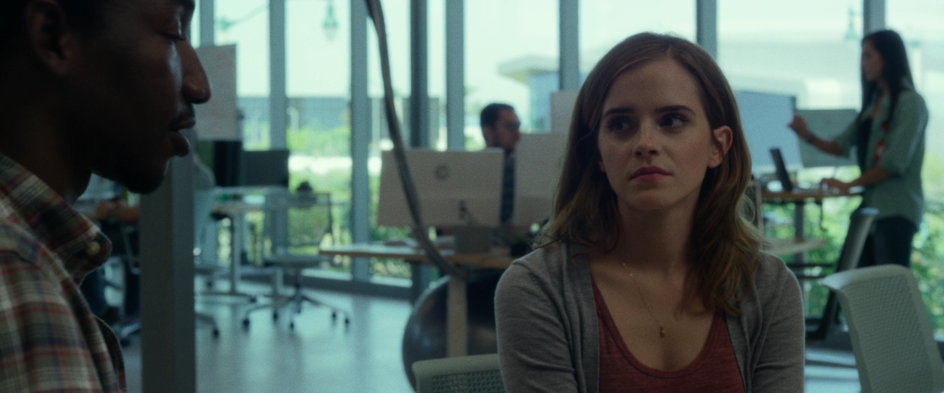 EmmaWatsonFan-dot-nl_TheCircle0636.jpg