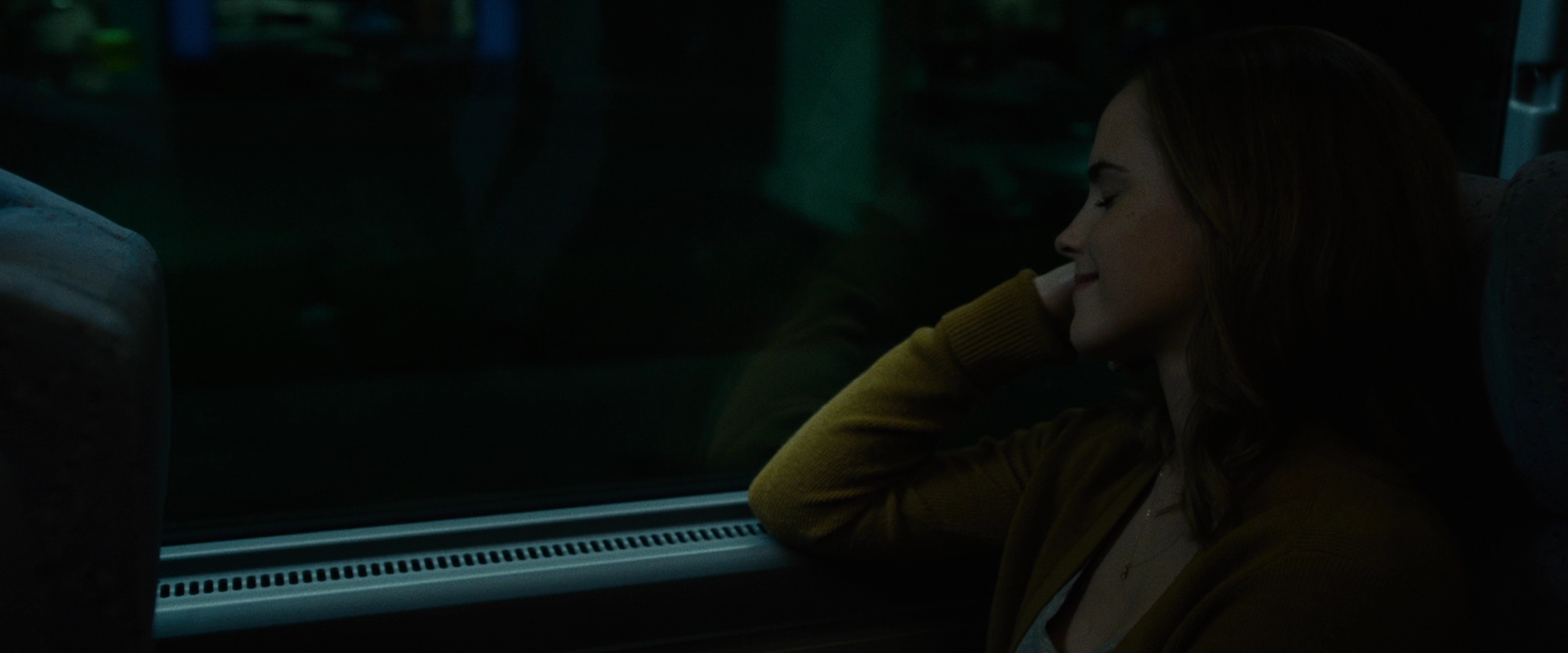 EmmaWatsonFan-dot-nl_TheCircle1347.jpg