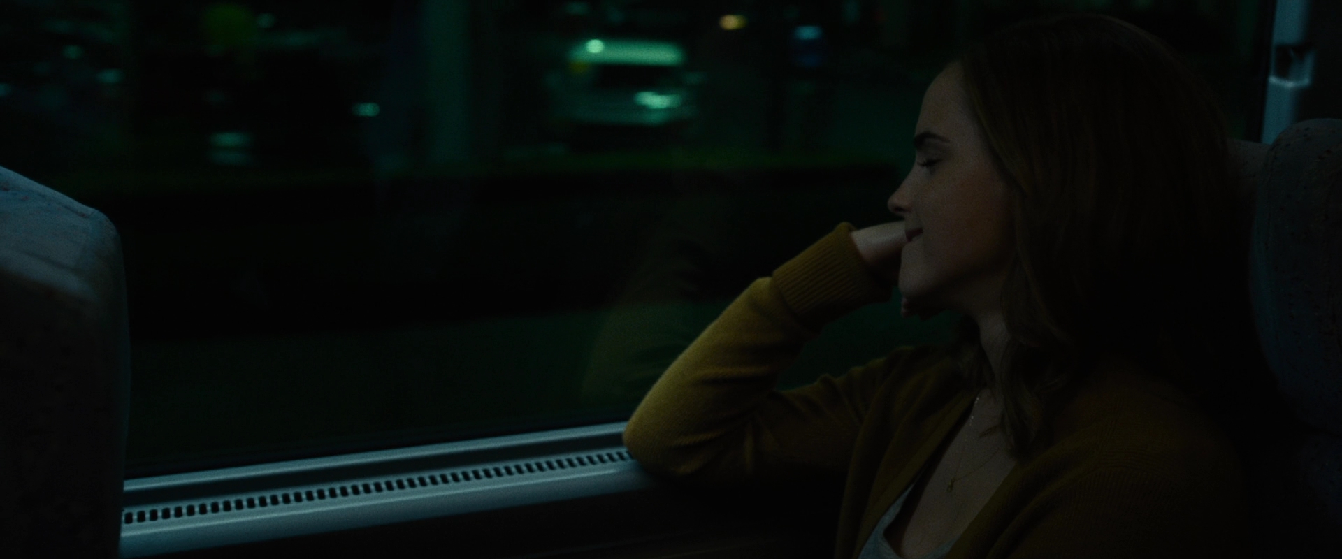 EmmaWatsonFan-dot-nl_TheCircle1352.jpg