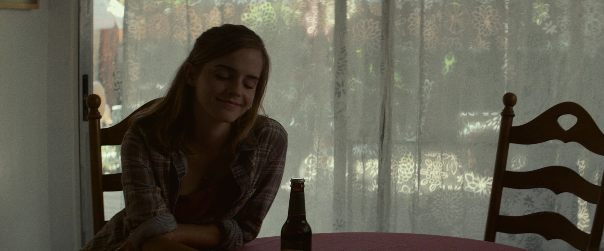 EmmaWatsonFan-dot-nl_TheCircle1467.jpg