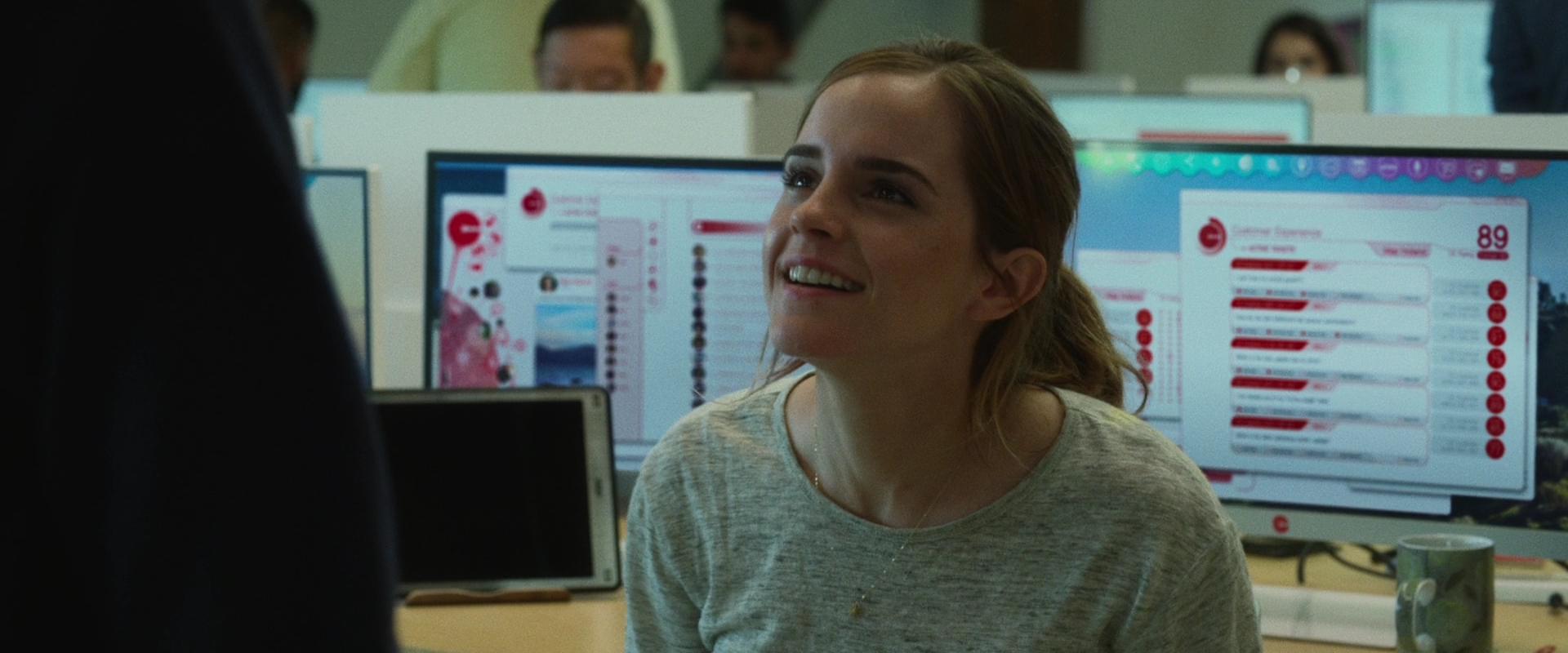 EmmaWatsonFan-dot-nl_TheCircle1663.jpg