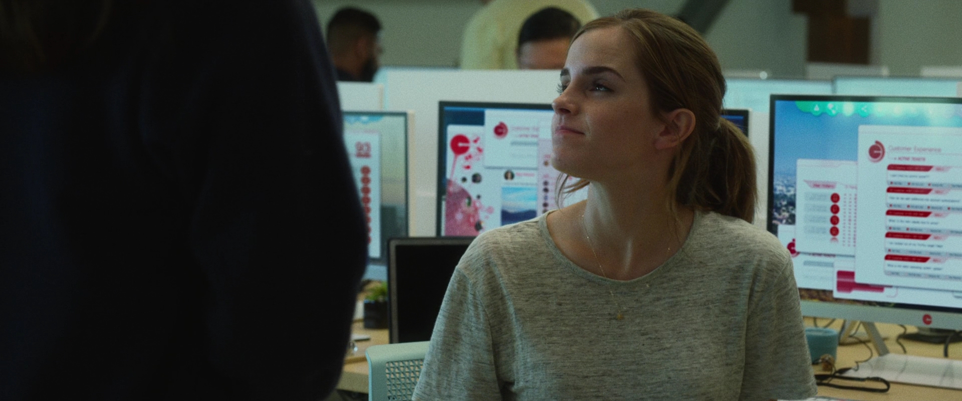 EmmaWatsonFan-dot-nl_TheCircle1668.jpg
