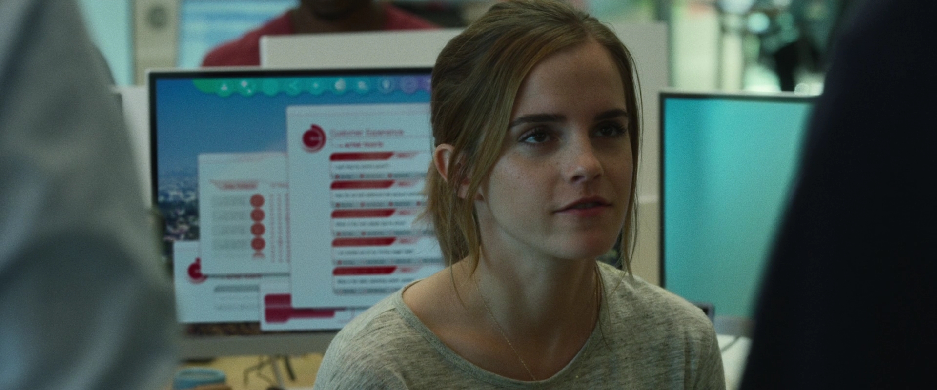 EmmaWatsonFan-dot-nl_TheCircle1683.jpg