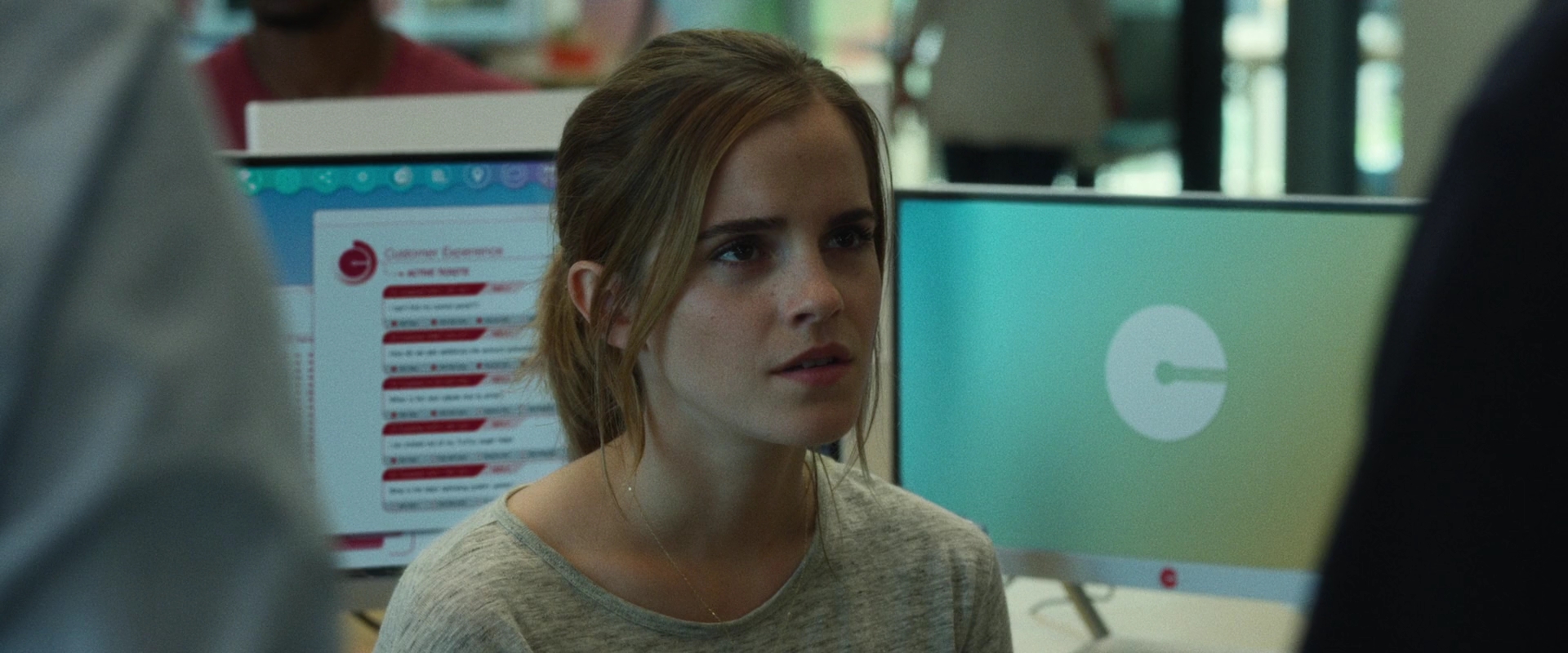 EmmaWatsonFan-dot-nl_TheCircle1700.jpg
