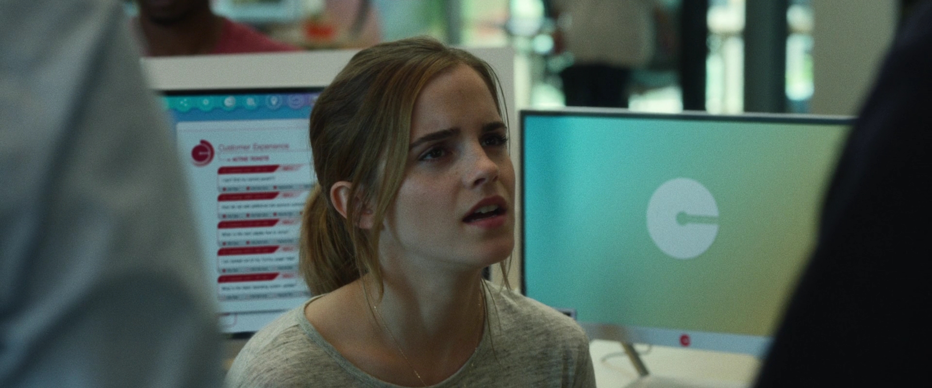 EmmaWatsonFan-dot-nl_TheCircle1701.jpg