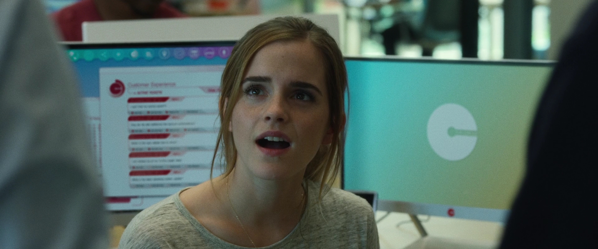 EmmaWatsonFan-dot-nl_TheCircle1711.jpg