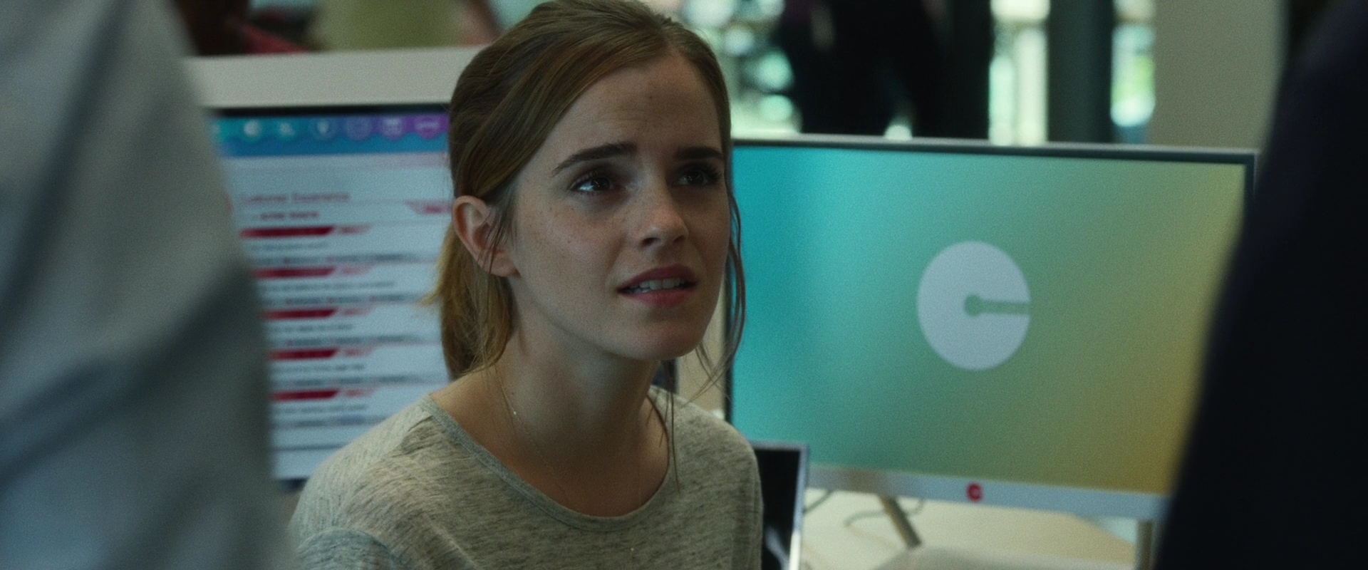 EmmaWatsonFan-dot-nl_TheCircle1720.jpg