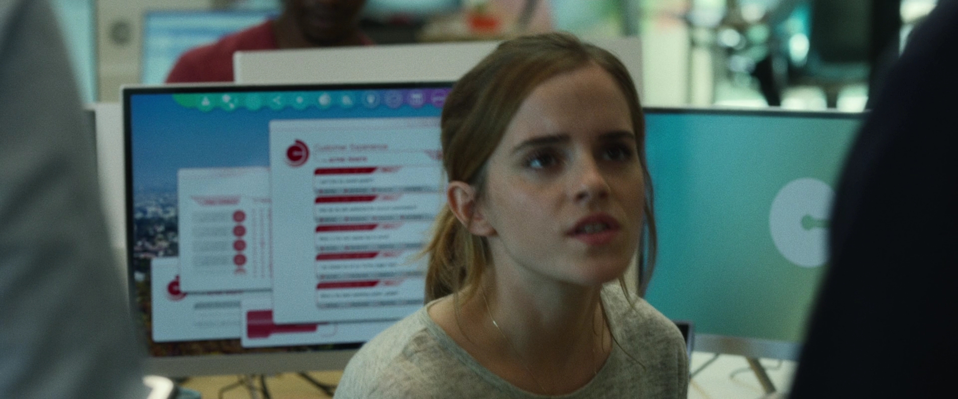 EmmaWatsonFan-dot-nl_TheCircle1752.jpg
