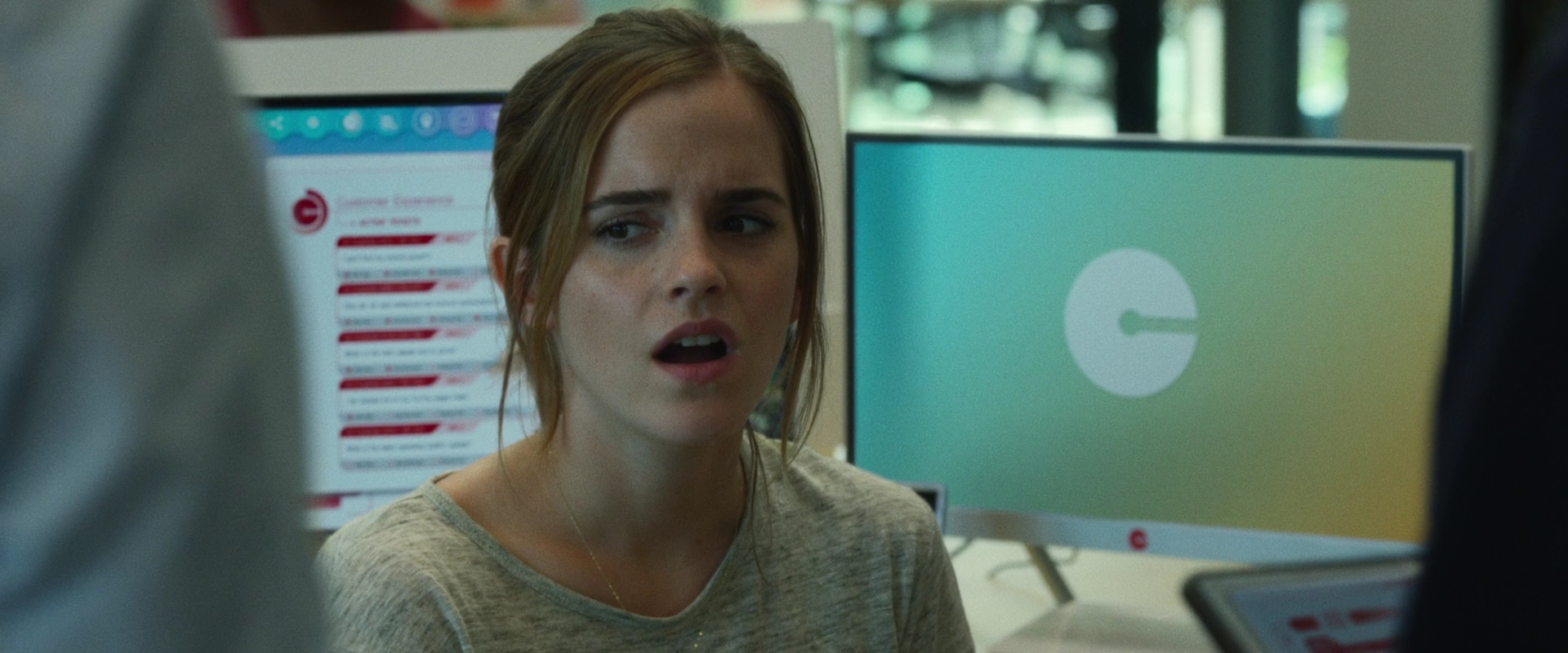 EmmaWatsonFan-dot-nl_TheCircle1786.jpg