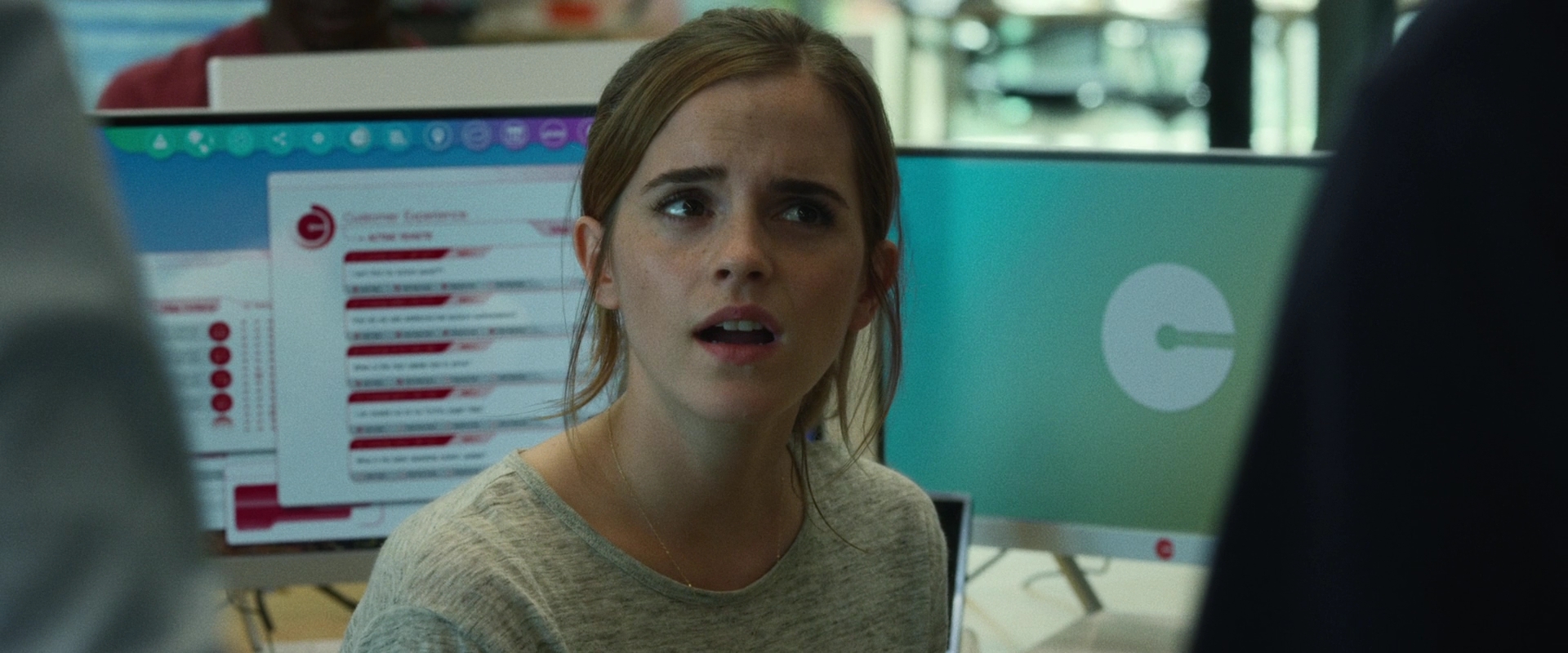 EmmaWatsonFan-dot-nl_TheCircle1817.jpg