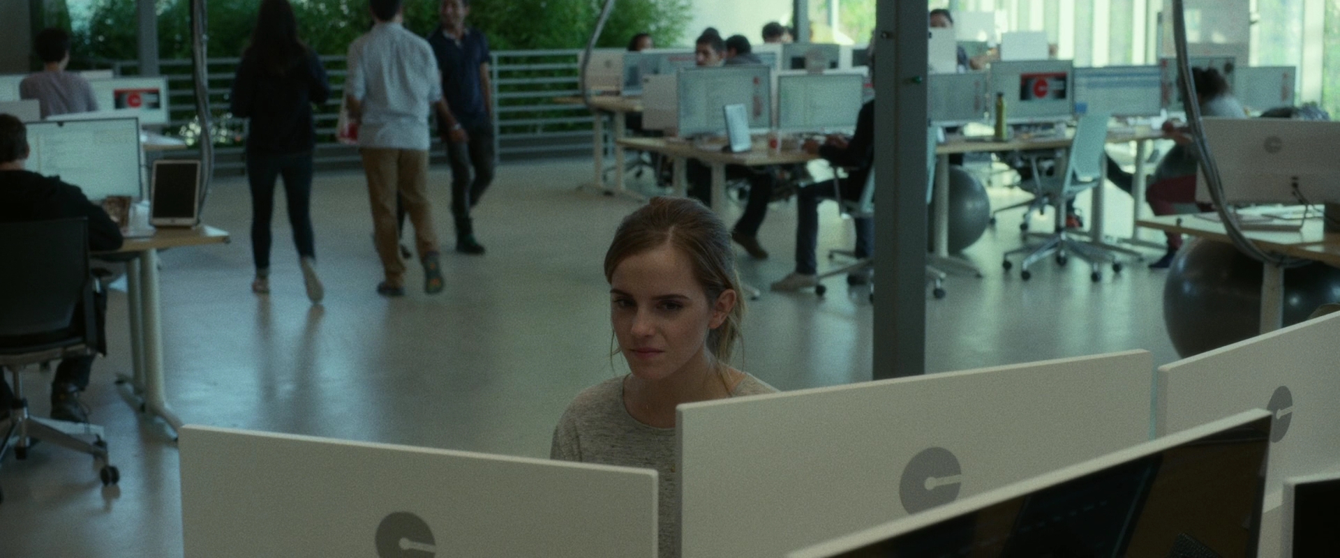 EmmaWatsonFan-dot-nl_TheCircle1878.jpg