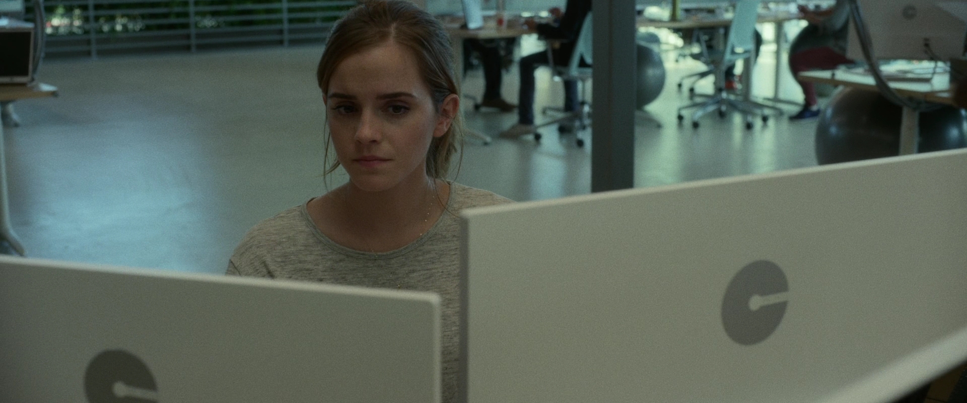 EmmaWatsonFan-dot-nl_TheCircle1885.jpg