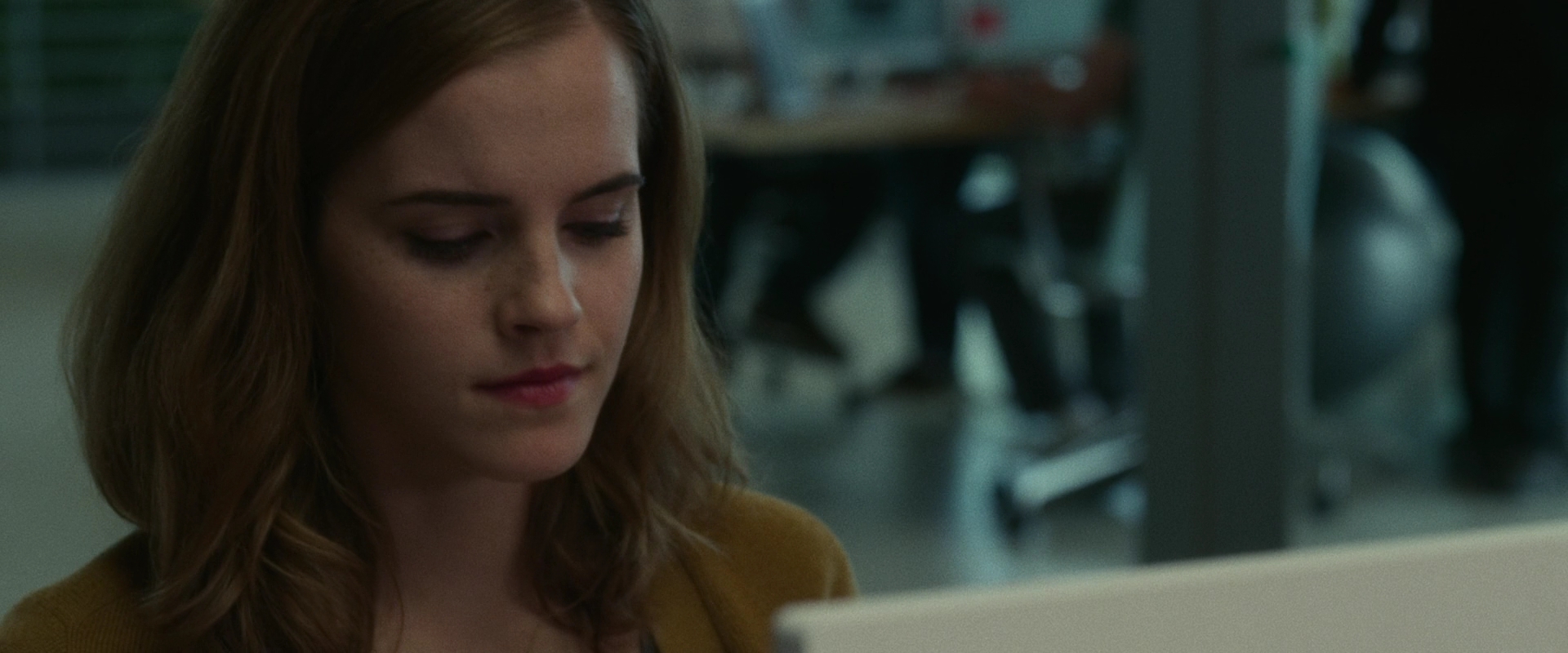 EmmaWatsonFan-dot-nl_TheCircle1969.jpg