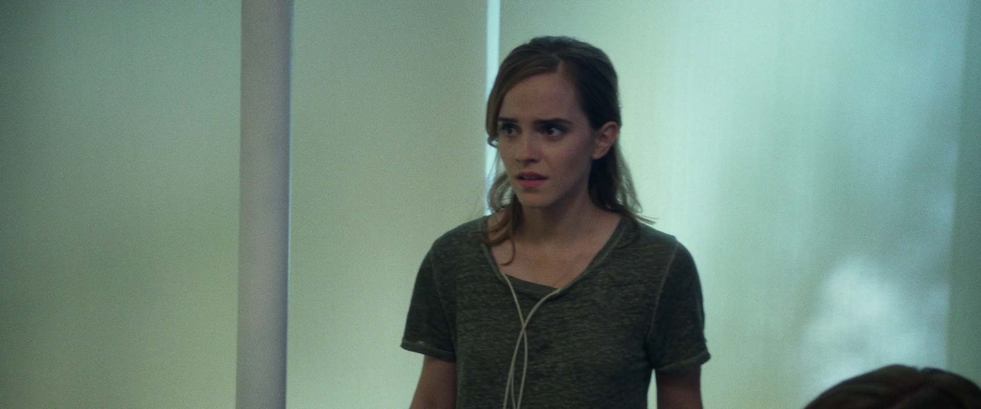 EmmaWatsonFan-dot-nl_TheCircle2100.jpg
