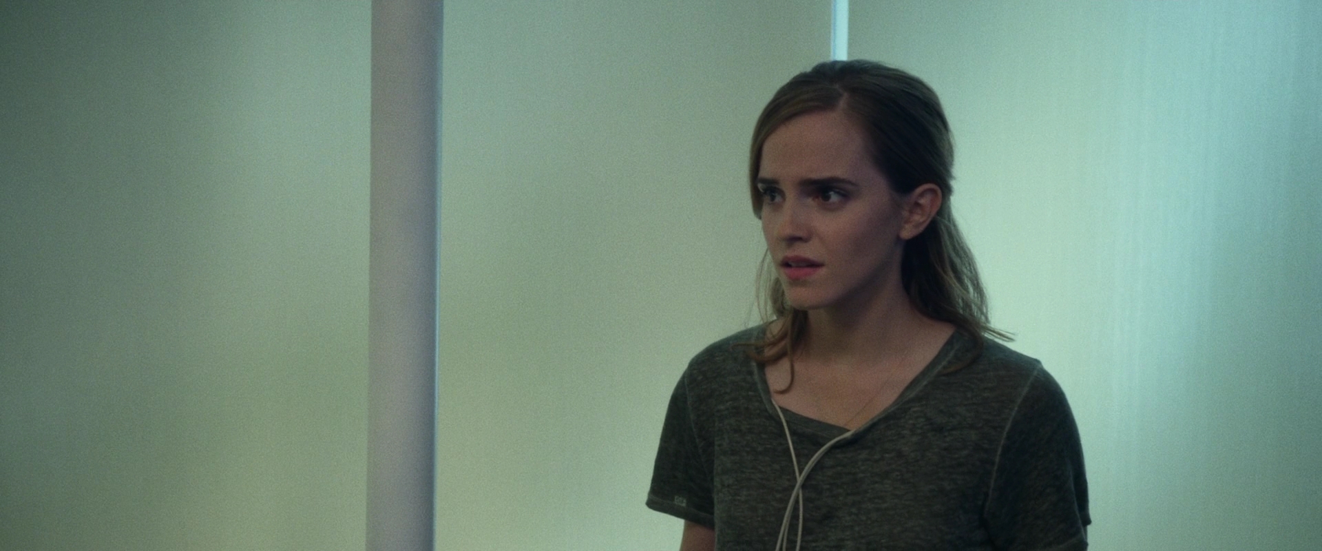EmmaWatsonFan-dot-nl_TheCircle2102.jpg