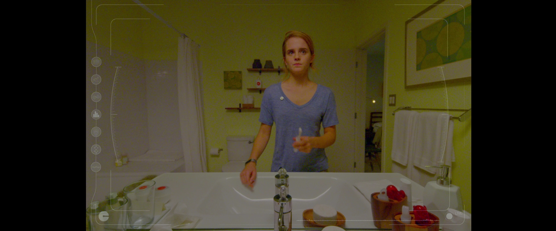 EmmaWatsonFan-dot-nl_TheCircle3627.jpg
