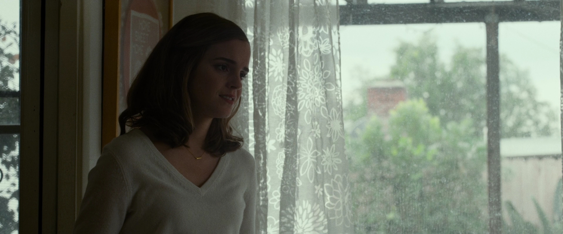 EmmaWatsonFan-dot-nl_TheCircle5290.jpg