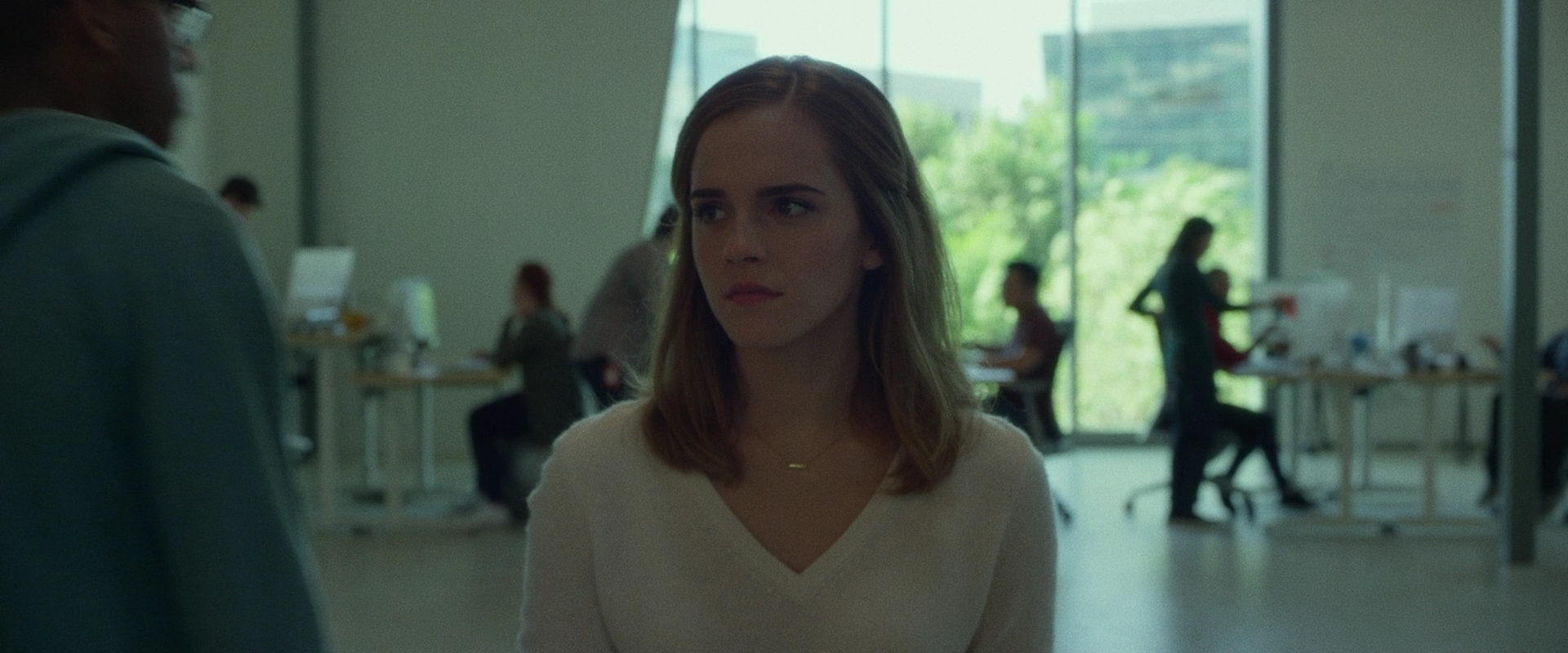EmmaWatsonFan-dot-nl_TheCircle5446.jpg