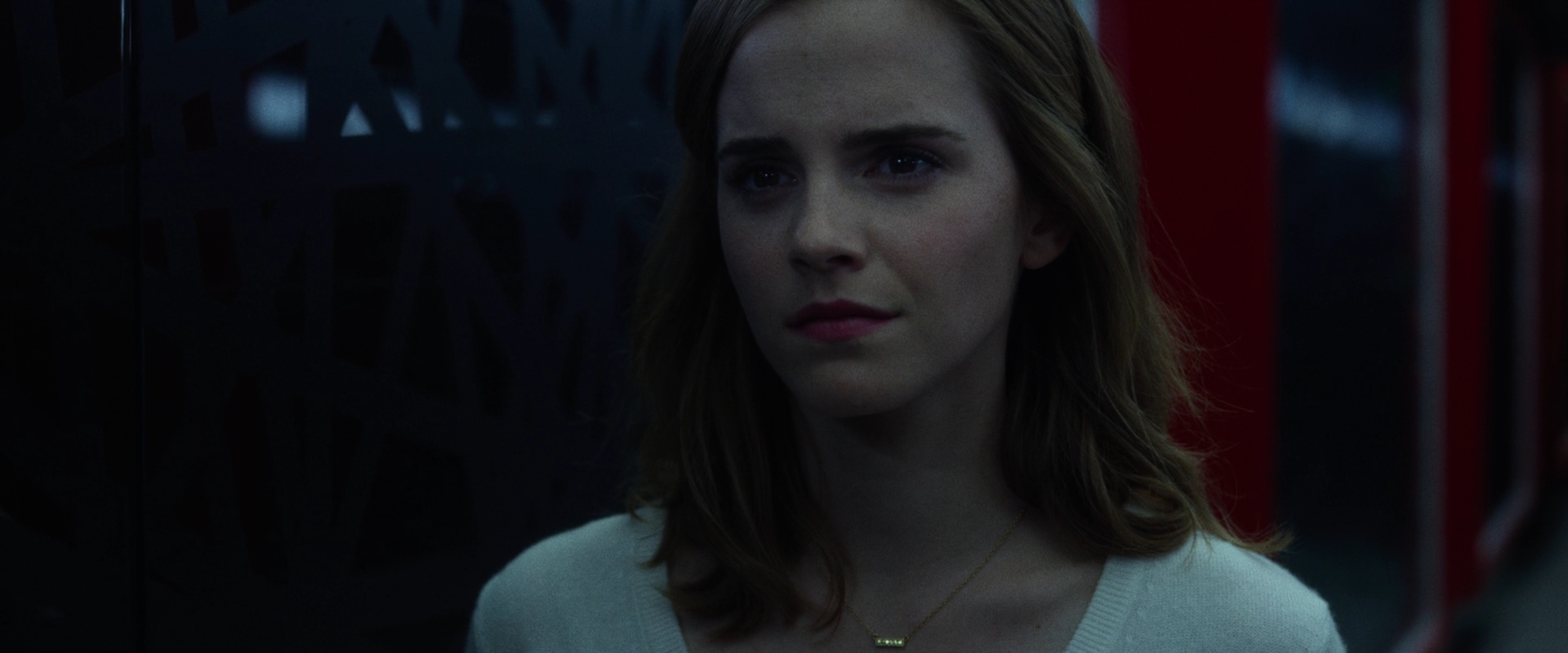 EmmaWatsonFan-dot-nl_TheCircle5482.jpg