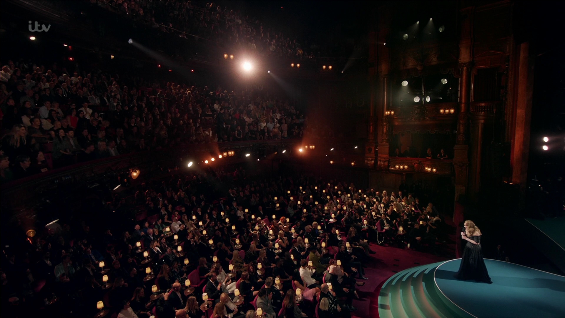 EmmaWatsonFan-dot-nl_AnAudiencewithAdele3286.jpg EmmaWatsonFan-dot-nl_AnAudiencewithAdele3286.jpg