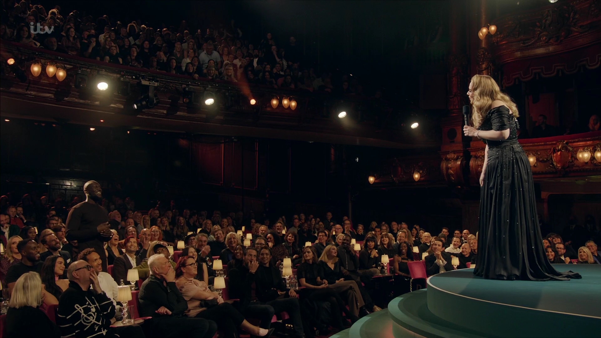 EmmaWatsonFan-dot-nl_AnAudiencewithAdele3309.jpg EmmaWatsonFan-dot-nl_AnAudiencewithAdele3309.jpg