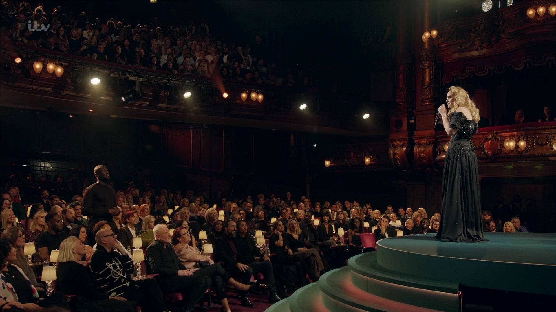 EmmaWatsonFan-dot-nl_AnAudiencewithAdele3332.jpg EmmaWatsonFan-dot-nl_AnAudiencewithAdele3332.jpg