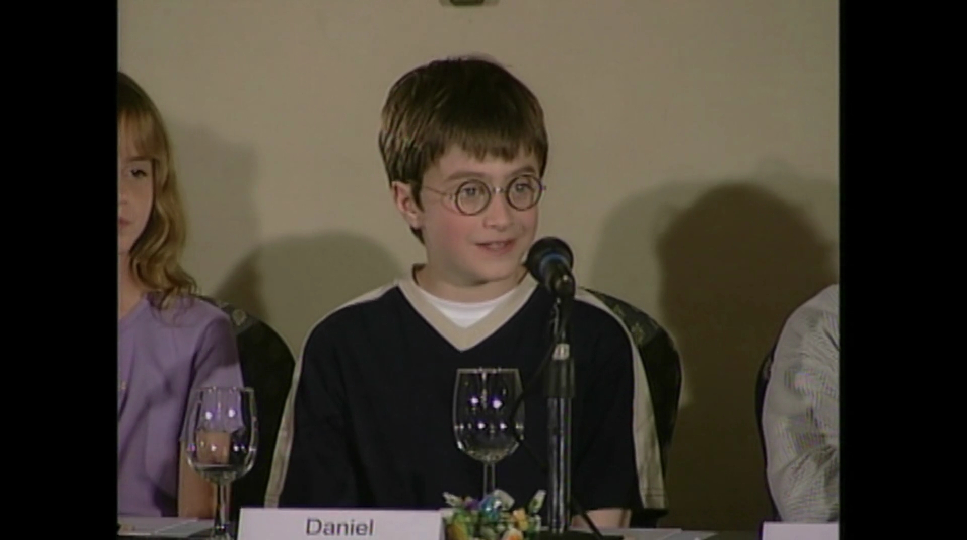 EmmaWatsonFan-dot-nl_HarryPotter-ReturnToHogwarts0751.jpg